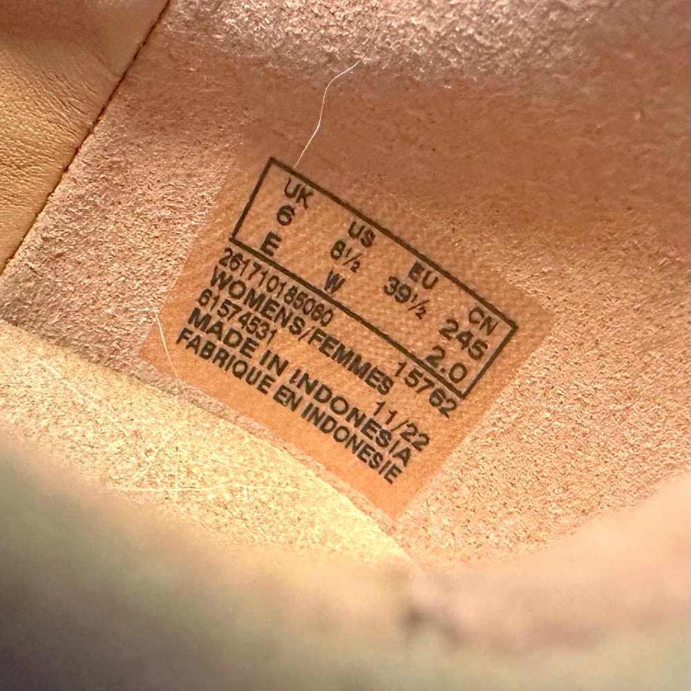 (Clark’s) Nalle Camel Tan Suede Leather Lace Up Zippered Sneakers, size 8.5 W - Picture 3 of 3